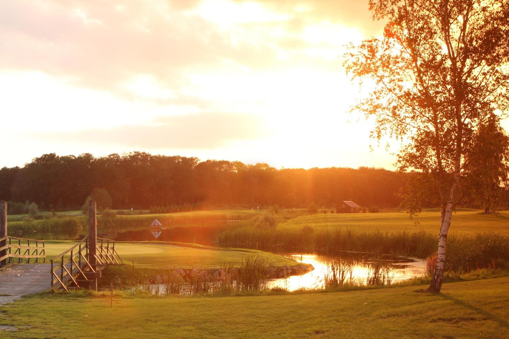 Golfpark Strelasund Süderholz エクステリア 写真